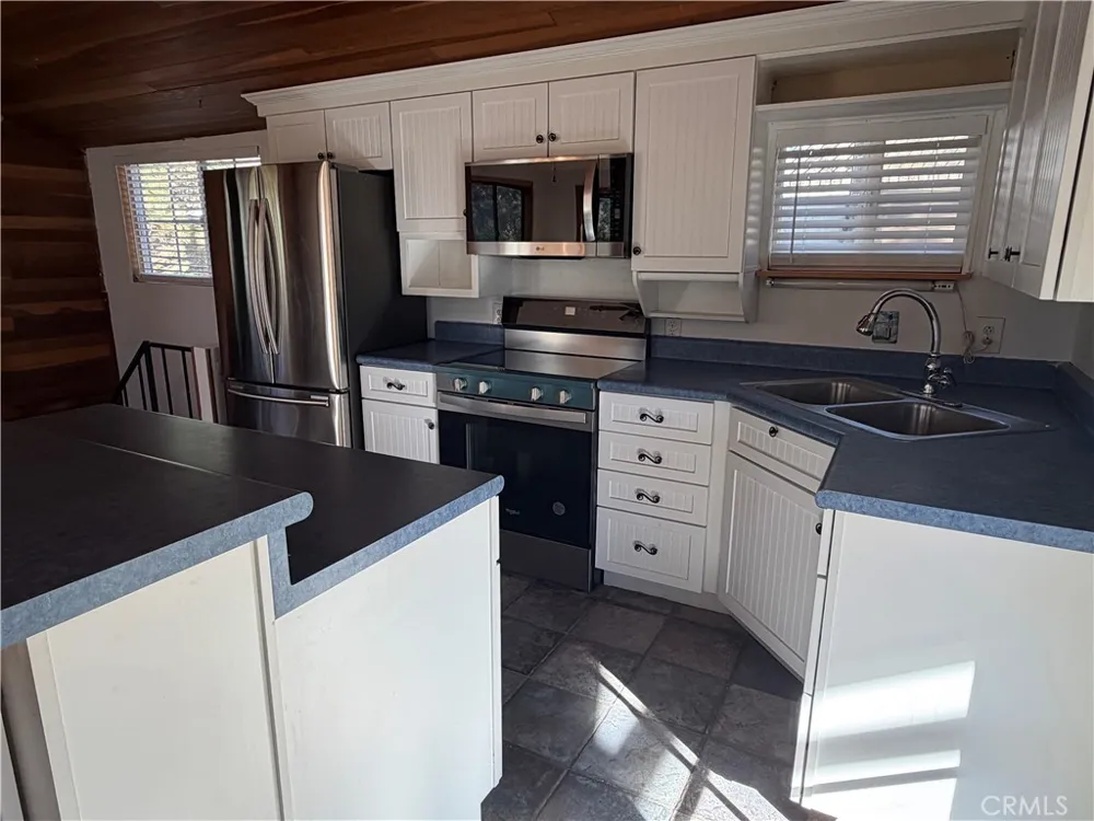 6302 Spruce Angelus Oaks, CA 92305
