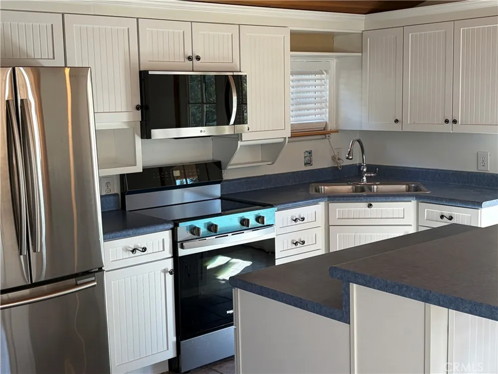 6302 Spruce Angelus Oaks, CA 92305