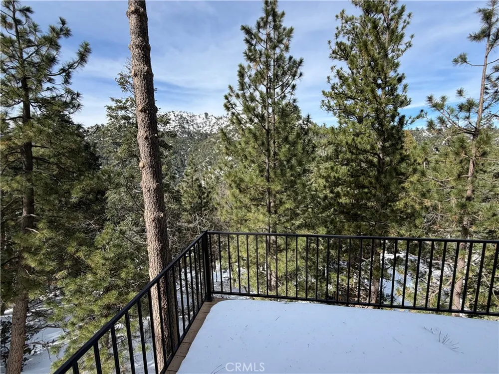 6302 Spruce Angelus Oaks, CA 92305