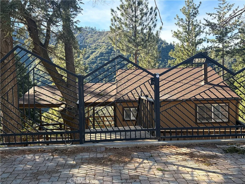 6302 Spruce Angelus Oaks, CA 92305