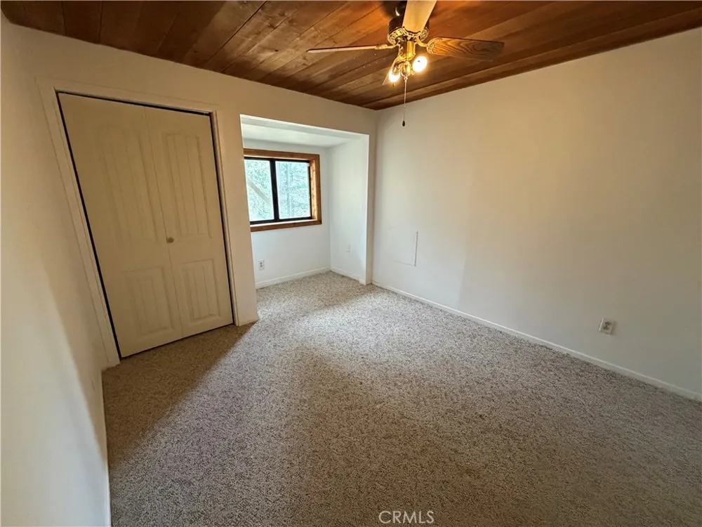 6302 Spruce Angelus Oaks, CA 92305