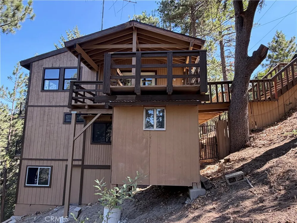 6302 Spruce Angelus Oaks, CA 92305