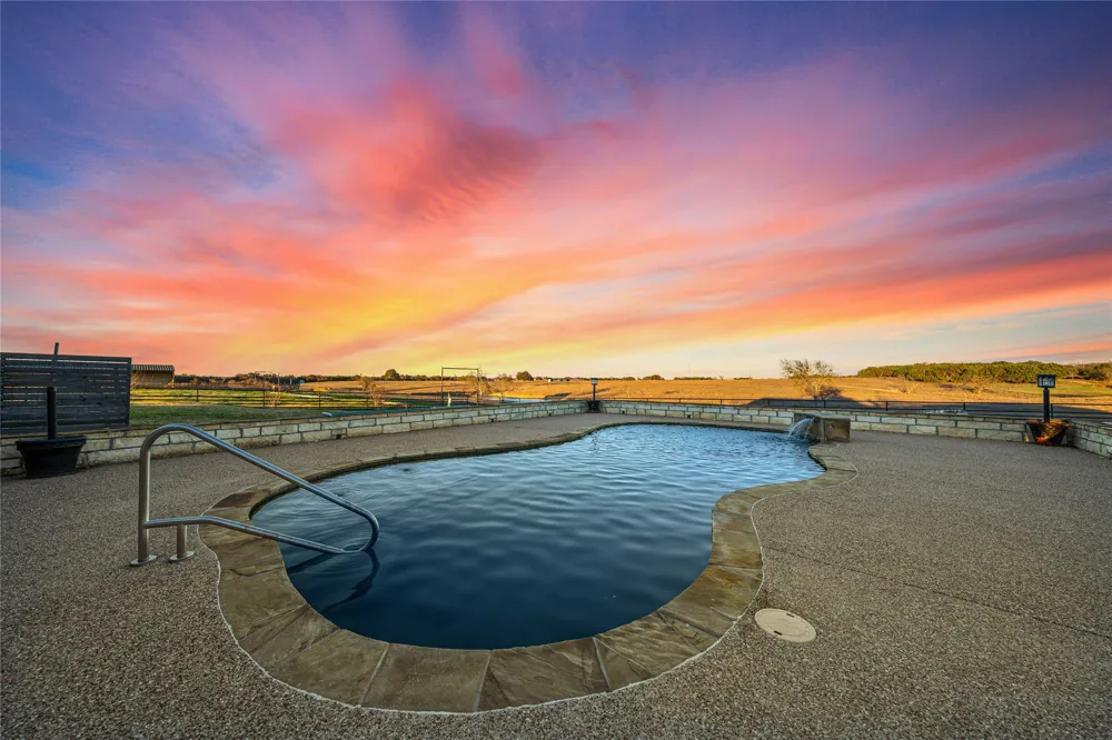 2820 Talbert Ranch Road China Spring, TX 76633