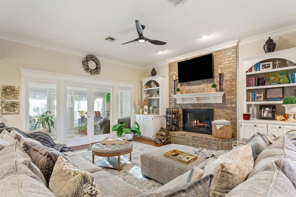 409 Shadow Mountain Drive Woodway, TX 76712