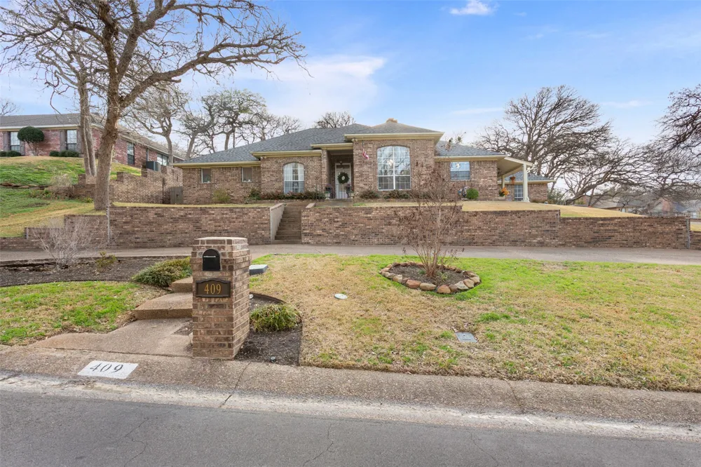 409 Shadow Mountain Drive Woodway, TX 76712