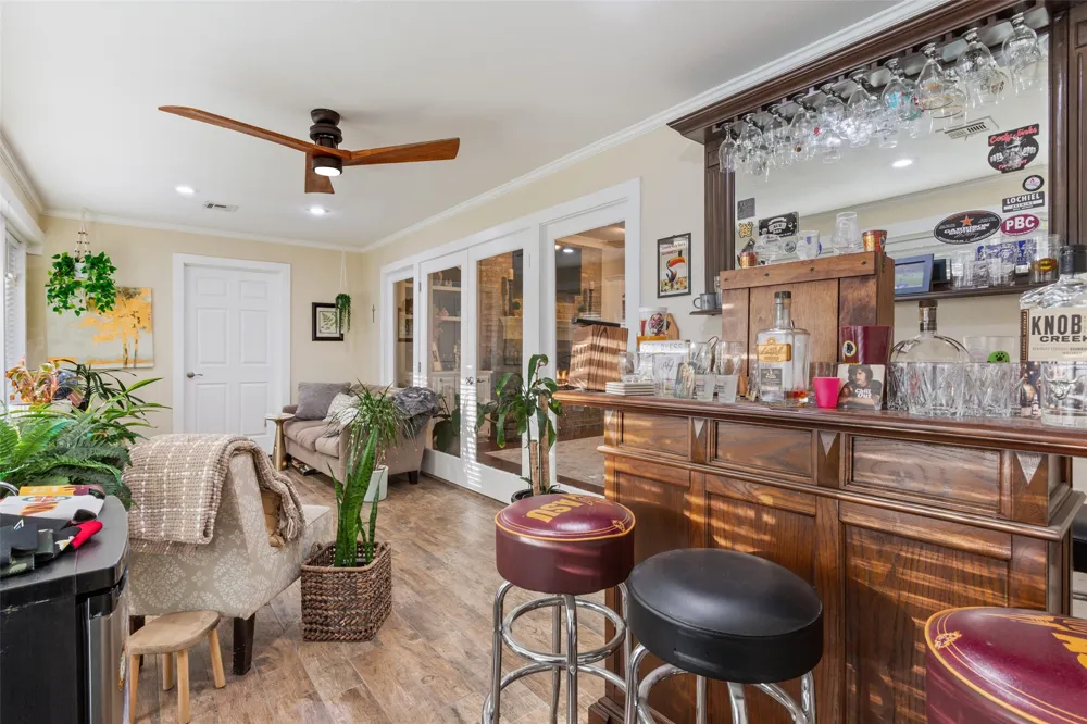 409 Shadow Mountain Drive Woodway, TX 76712