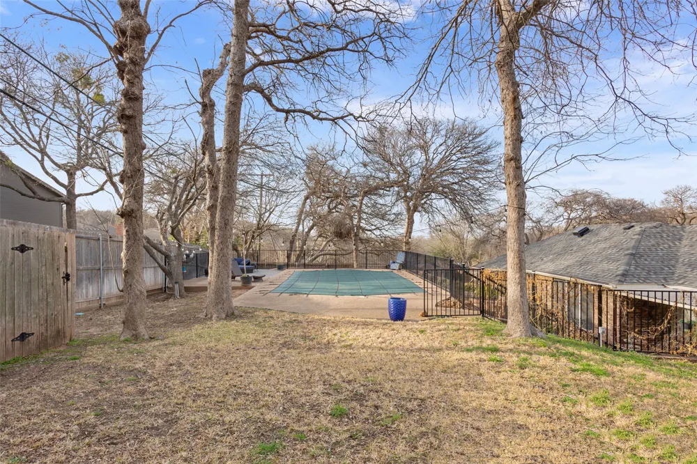 409 Shadow Mountain Drive Woodway, TX 76712