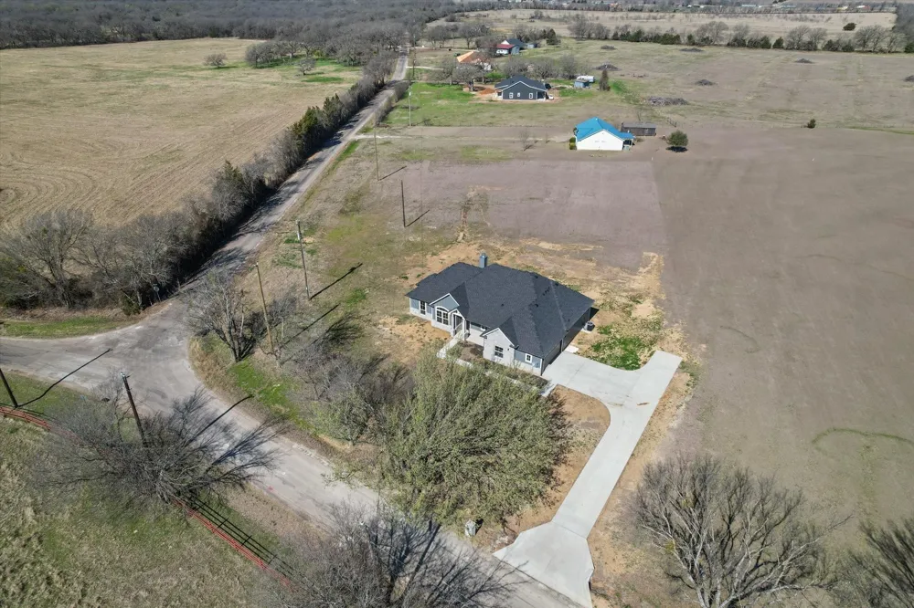 4609 County Road 206 Grandview, TX 76050