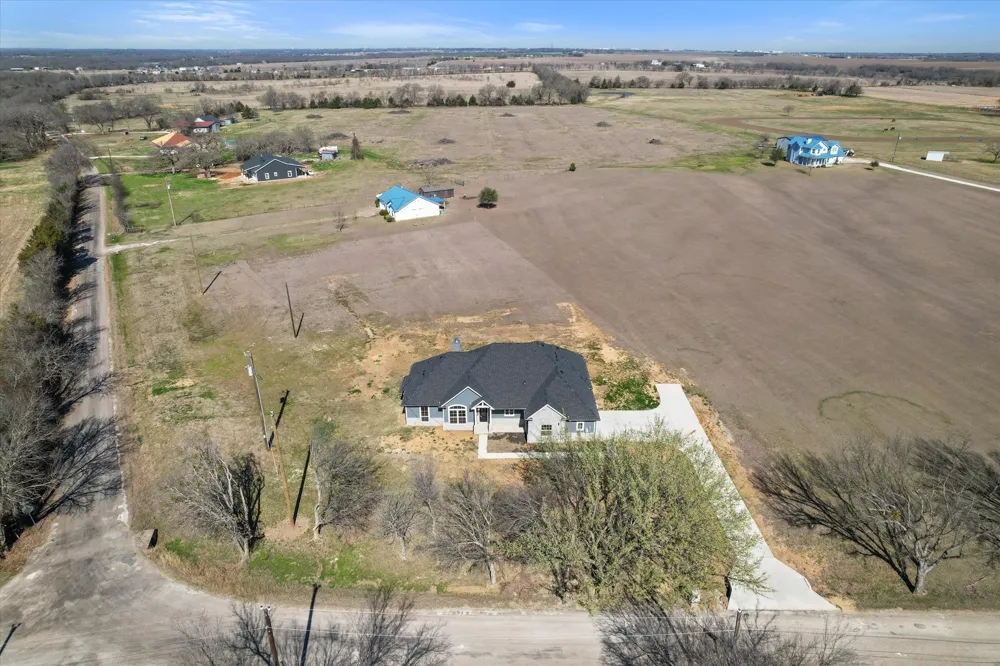 4609 County Road 206 Grandview, TX 76050