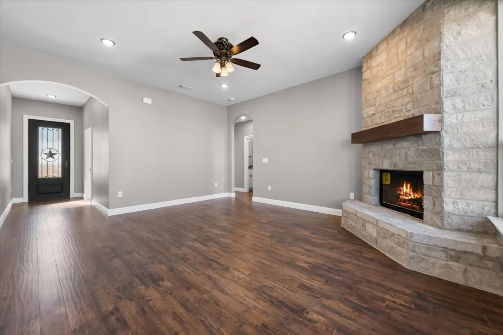 4609 County Road 206 Grandview, TX 76050