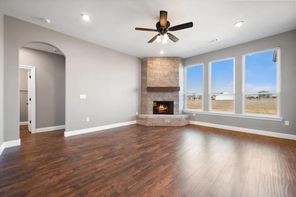 4609 County Road 206 Grandview, TX 76050