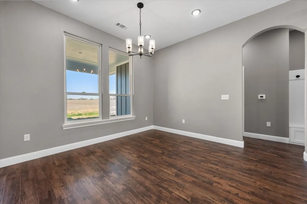 4609 County Road 206 Grandview, TX 76050