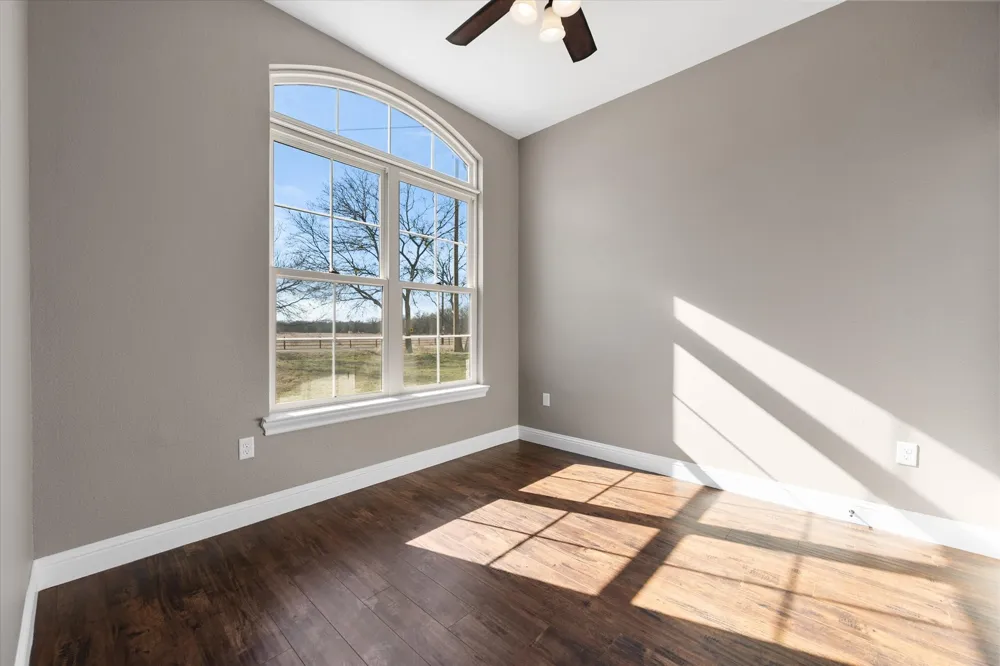 4609 County Road 206 Grandview, TX 76050