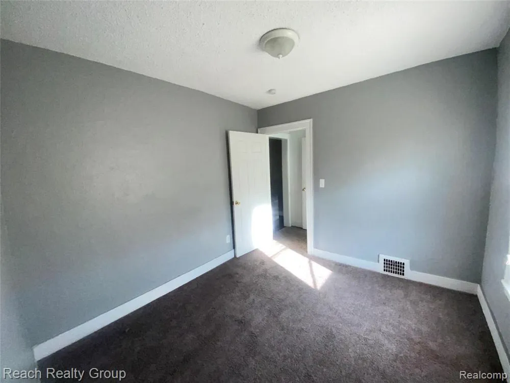 20201 Ilene Street Detroit, MI 48221