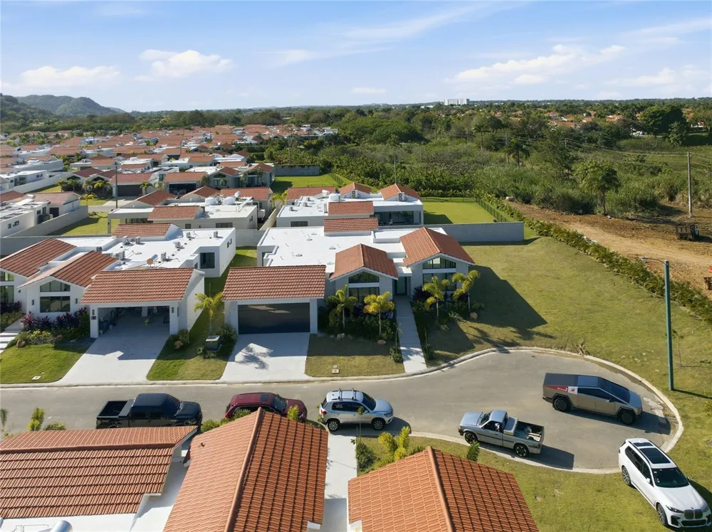 804 CAMINO DE LAS VERBENAS Dorado, PR 00646