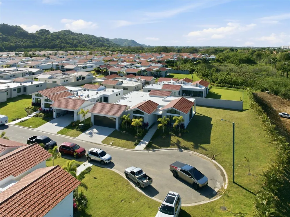 804 CAMINO DE LAS VERBENAS Dorado, PR 00646