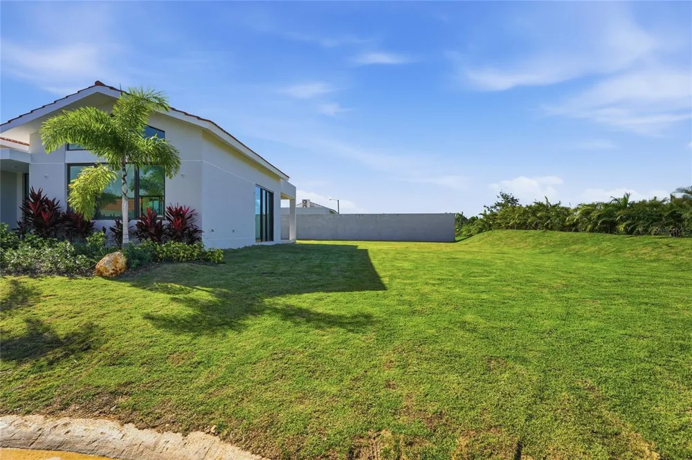 804 CAMINO DE LAS VERBENAS Dorado, PR 00646
