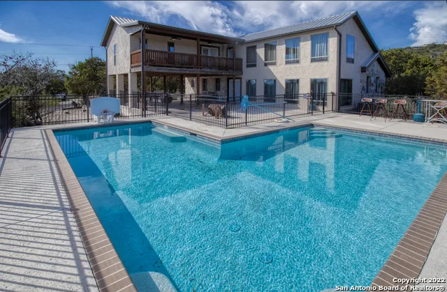 210 Bluebonnet Dr Concan, TX 78838