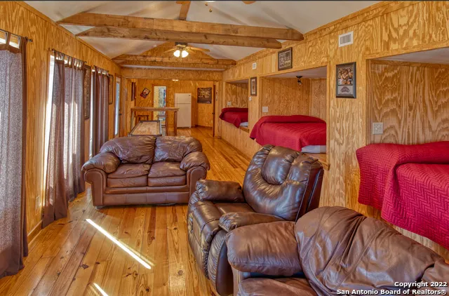 210 Bluebonnet Dr Concan, TX 78838