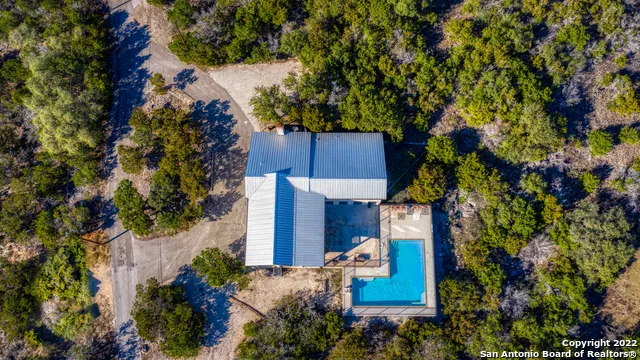 210 Bluebonnet Dr Concan, TX 78838