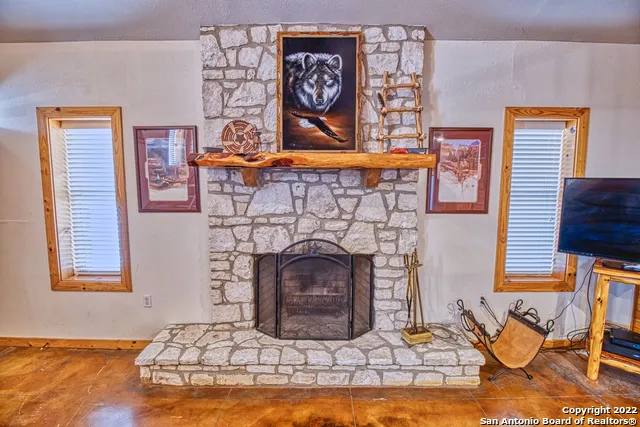 210 Bluebonnet Dr Concan, TX 78838