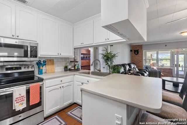 180 Freeman Circle George West, TX 78022