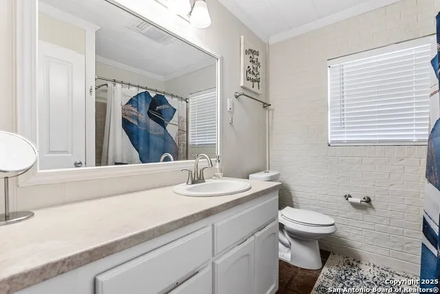 180 Freeman Circle George West, TX 78022