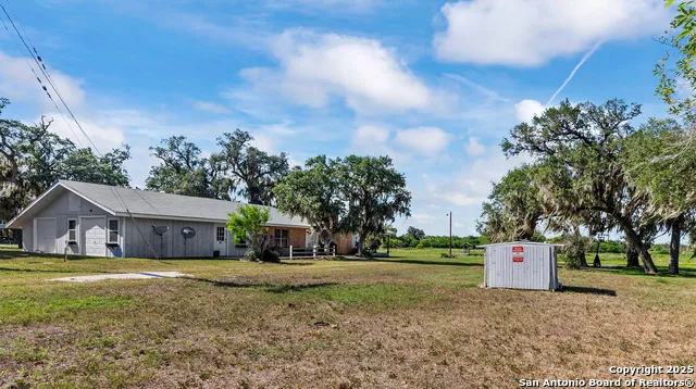 180 Freeman Circle George West, TX 78022