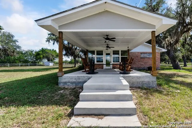 180 Freeman Circle George West, TX 78022