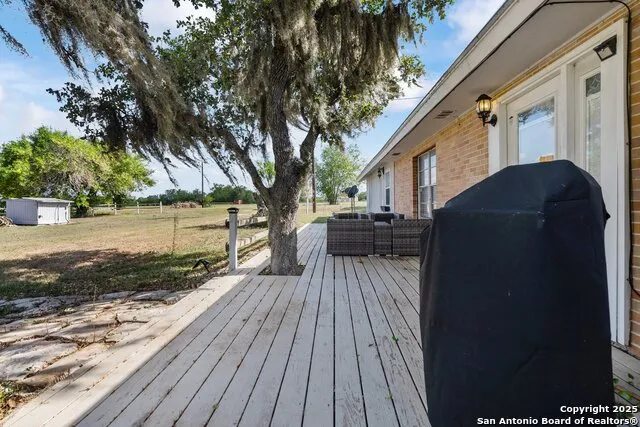 180 Freeman Circle George West, TX 78022