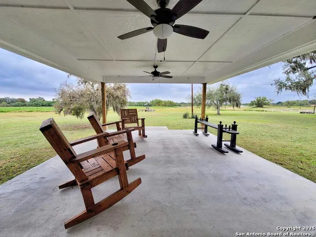 180 Freeman Circle George West, TX 78022