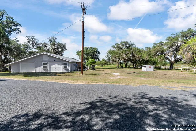 180 Freeman Circle George West, TX 78022