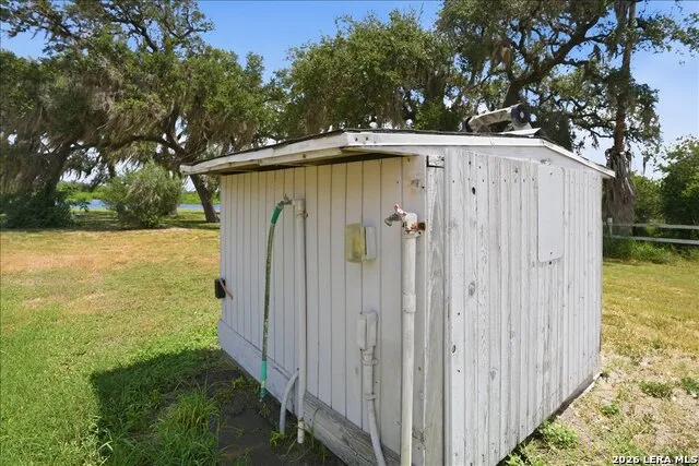 180 Freeman Circle George West, TX 78022