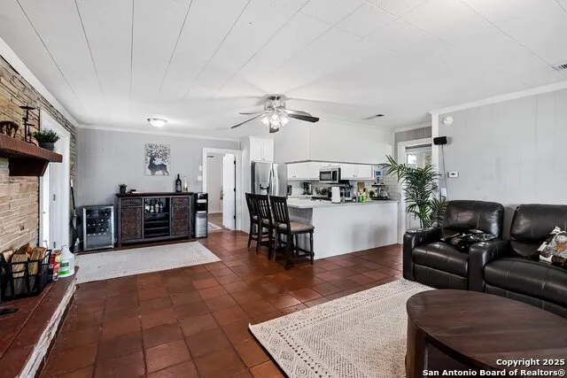 180 Freeman Circle George West, TX 78022
