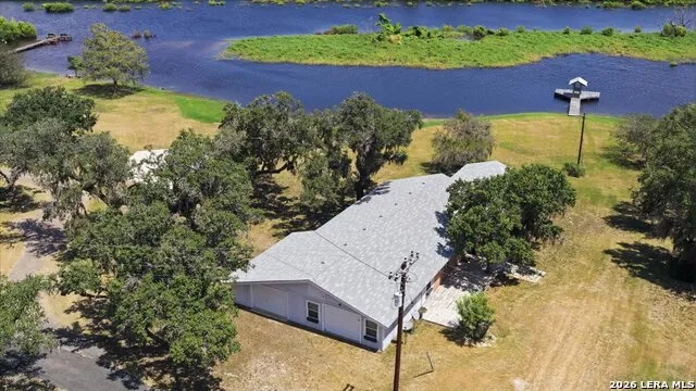180 Freeman Circle George West, TX 78022