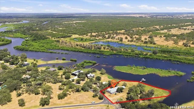 180 Freeman Circle George West, TX 78022