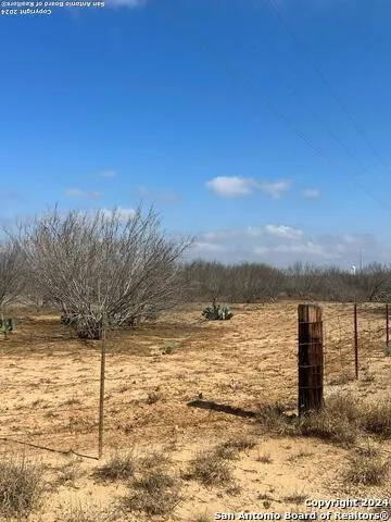 2453 FM 1917 Carrizo Springs, TX 78834