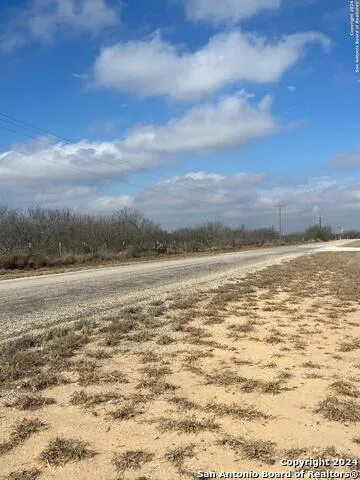 2453 FM 1917 Carrizo Springs, TX 78834