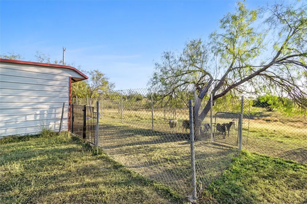 260 Fm 3118 Clifton, TX 76634