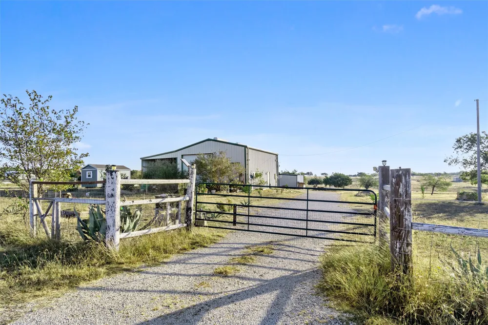 260 Fm 3118 Clifton, TX 76634