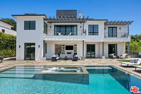 1545 Amalfi Drive