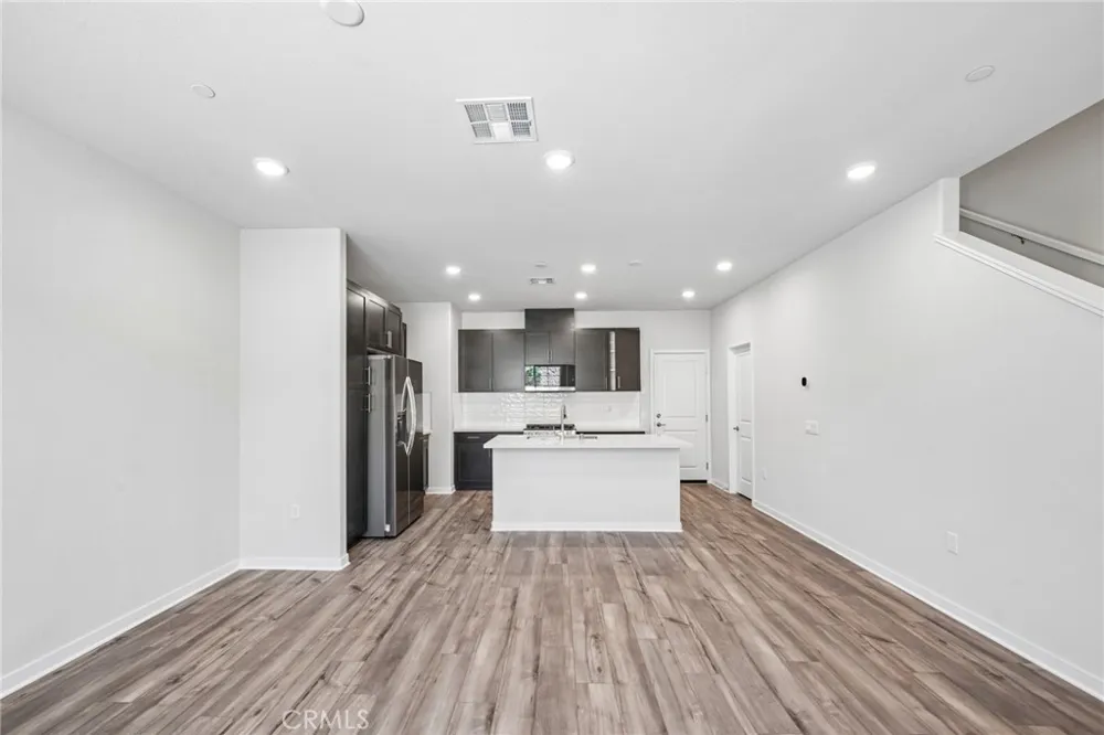 9821 Crossbay Loop #903 Jurupa Valley, CA 92509