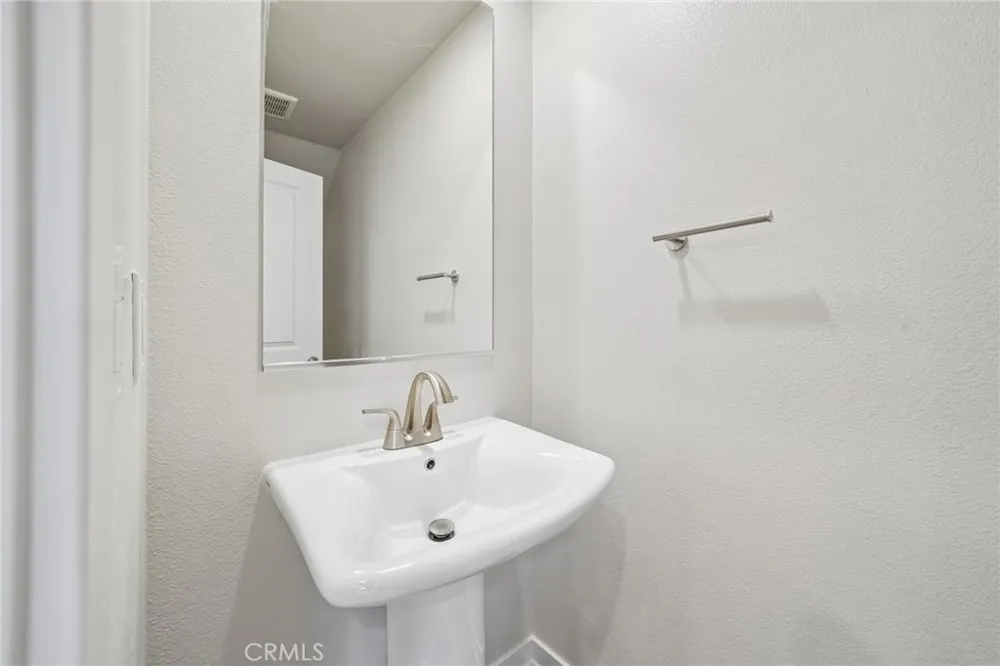 9821 Crossbay Loop #903 Jurupa Valley, CA 92509
