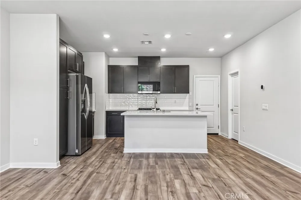 9821 Crossbay Loop #903 Jurupa Valley, CA 92509