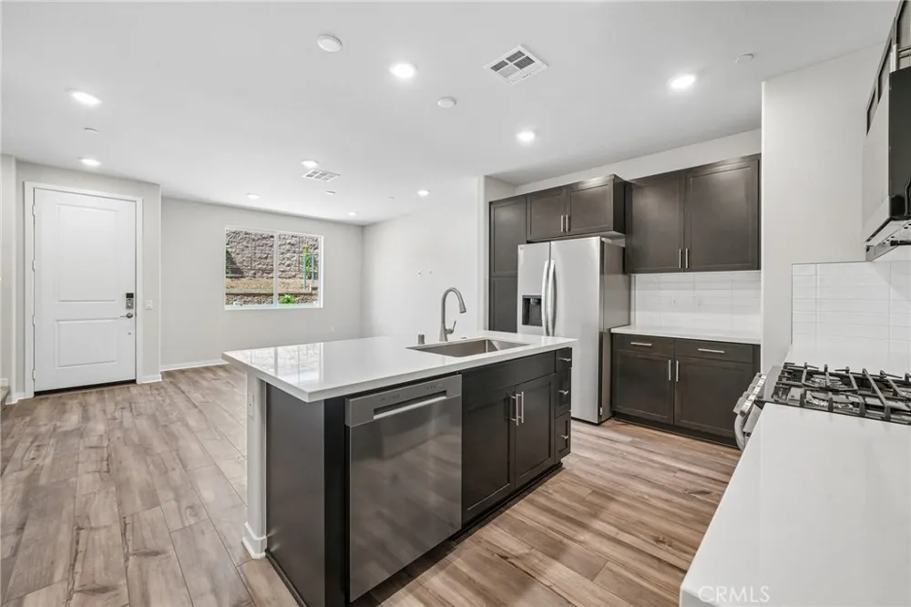 9821 Crossbay Loop #903 Jurupa Valley, CA 92509