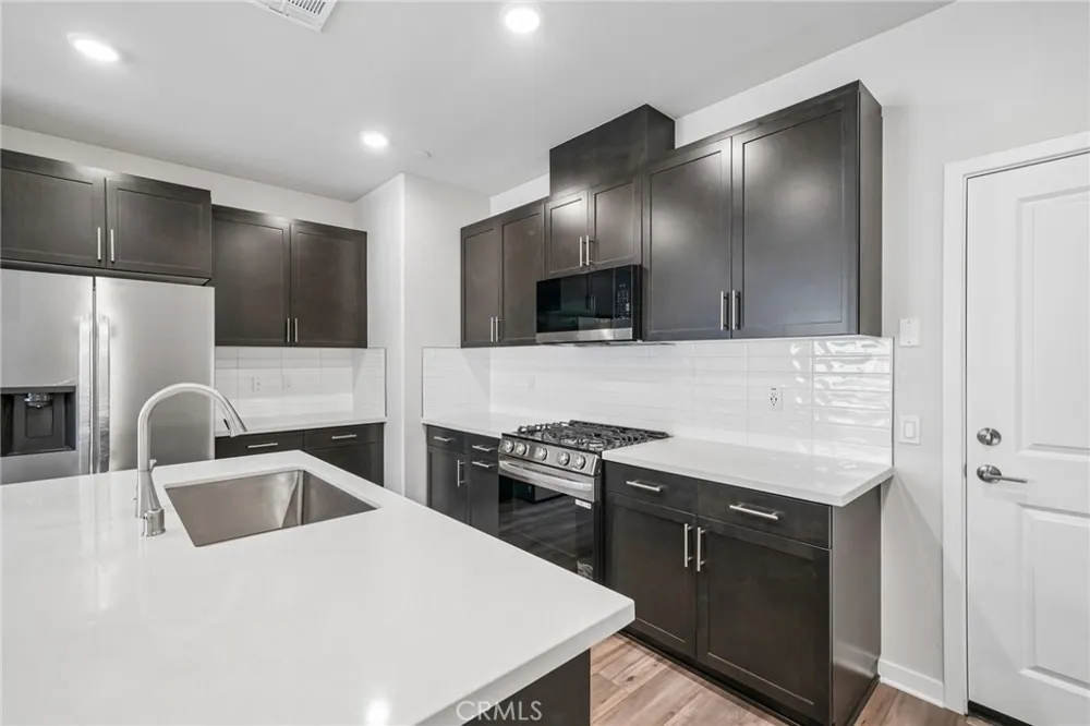 9821 Crossbay Loop #903 Jurupa Valley, CA 92509