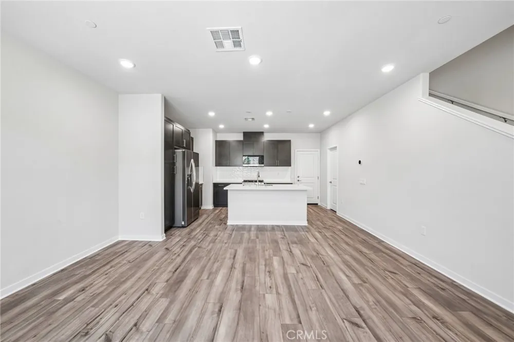 9821 Crossbay Loop #903 Jurupa Valley, CA 92509