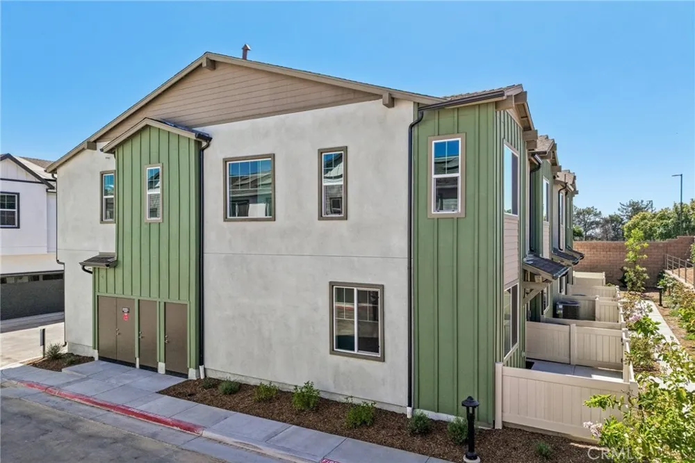 9821 Crossbay Loop #903 Jurupa Valley, CA 92509