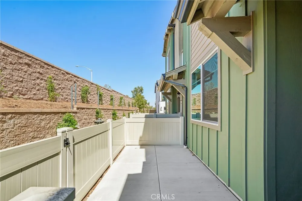 9821 Crossbay Loop #903 Jurupa Valley, CA 92509