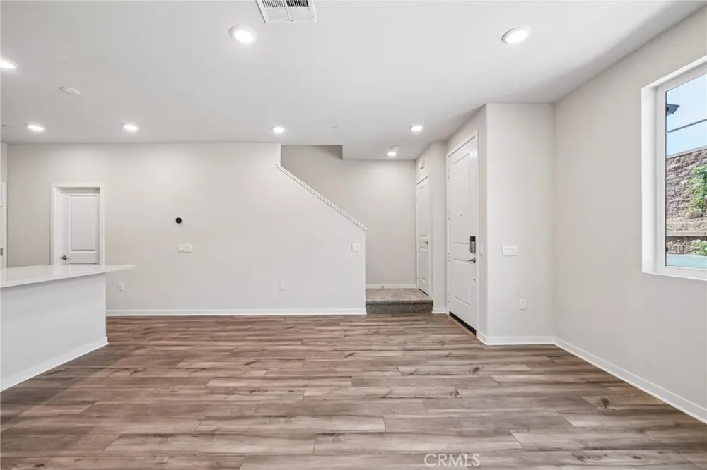 9821 Crossbay Loop #903 Jurupa Valley, CA 92509